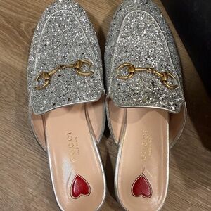Gucci Silver Glitter Sandals with Gold Accent
